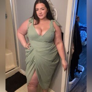 UNDERWIRE DETAIL DRAPED MIDI DRESS